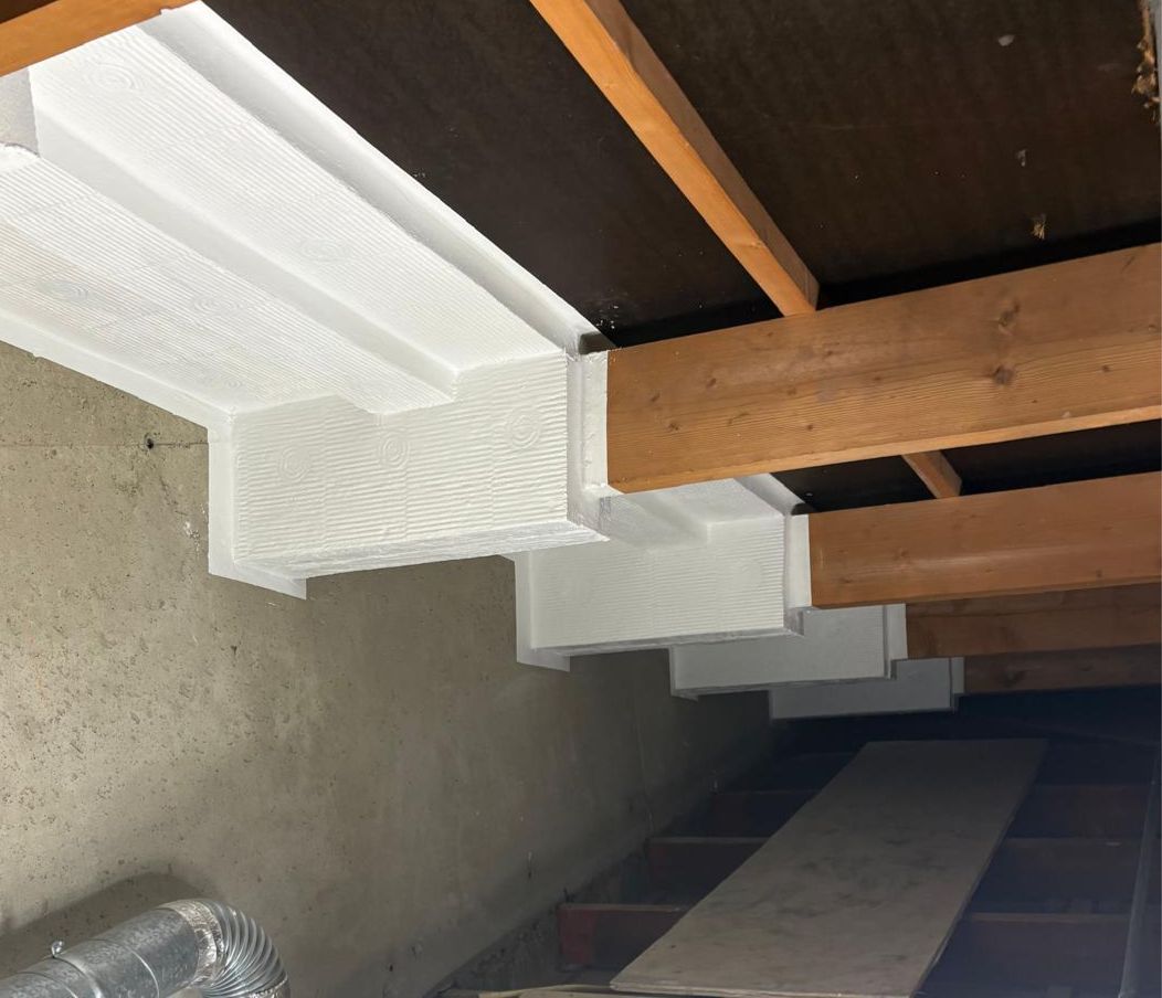 Detail van brandwerende afdichting tijdens uitvoering op de bouwplaats
